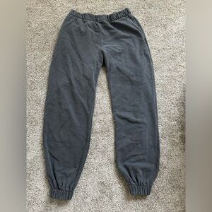 Brandy Melville Dark Gray Rosa Sweatpants - One Size, Worn with Minor Flaws